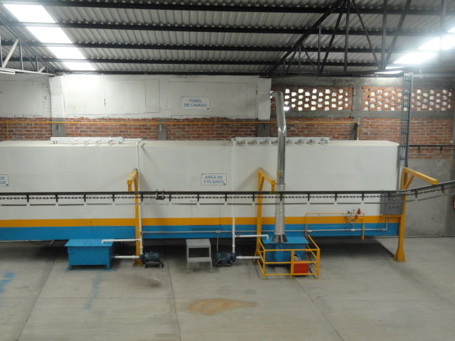 TUNEL DE LIMPIEZA Y TRATAMIENTO QUIMICO POR ASPERSION